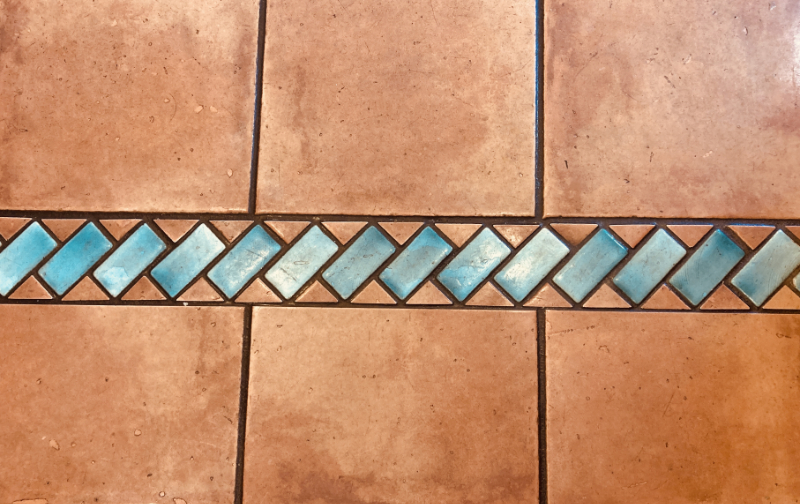 アウトレットのタイル